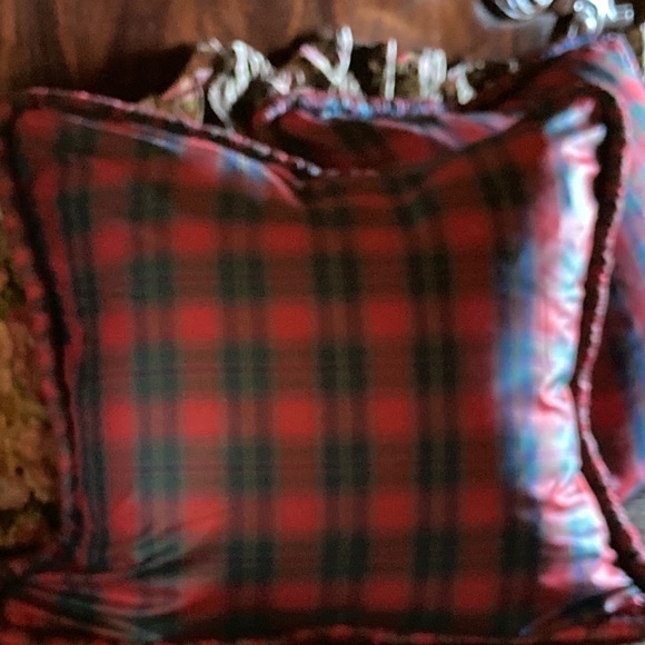 Custom Euro size shams & pillows. Sold as a pair - Picture 2 of 12
